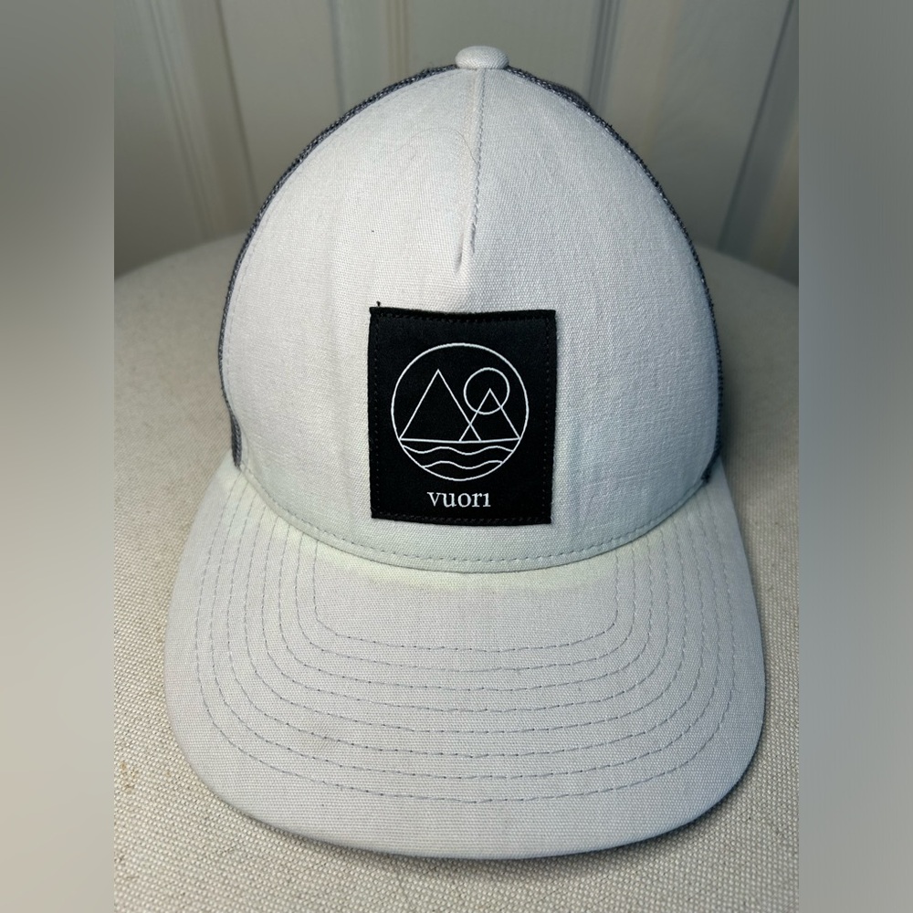Vuori Trucker Hat Adjustable Mesh Snapback Graphic Logo Patch Unisex